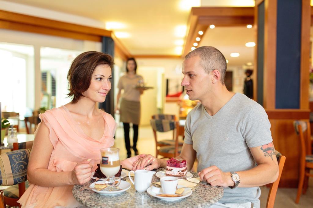 Kehida Hertelendy Haz Hotel Kehidakustány Buitenkant foto