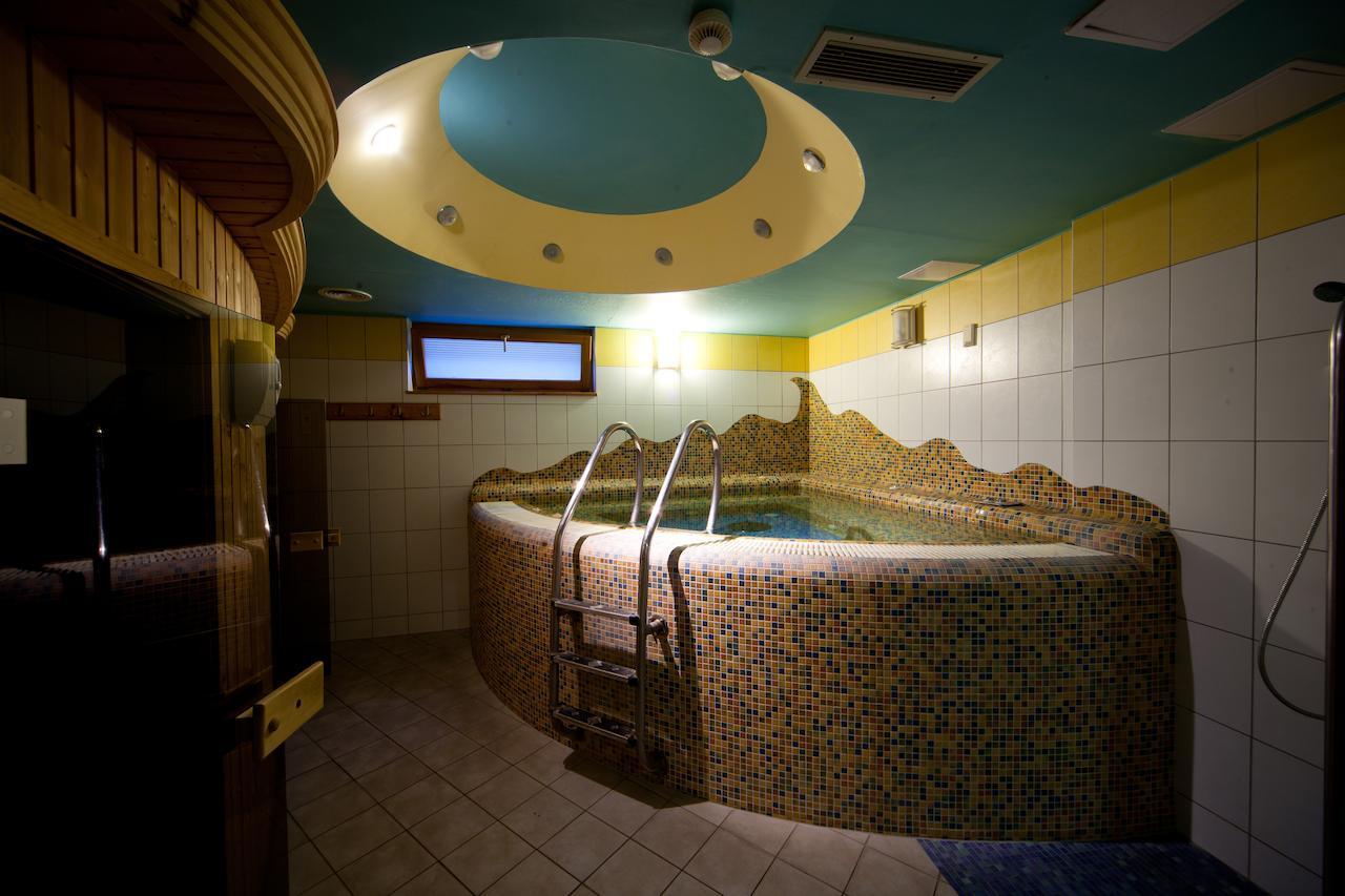Kehida Hertelendy Haz Hotel Kehidakustány Buitenkant foto